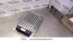 Usagé Amplificateur radio Audi A4 Avant Quattro (B7) 3.2 FSI V6 24V Prix sur demande proposé par Autodemontage M.J. Rutte B.V.