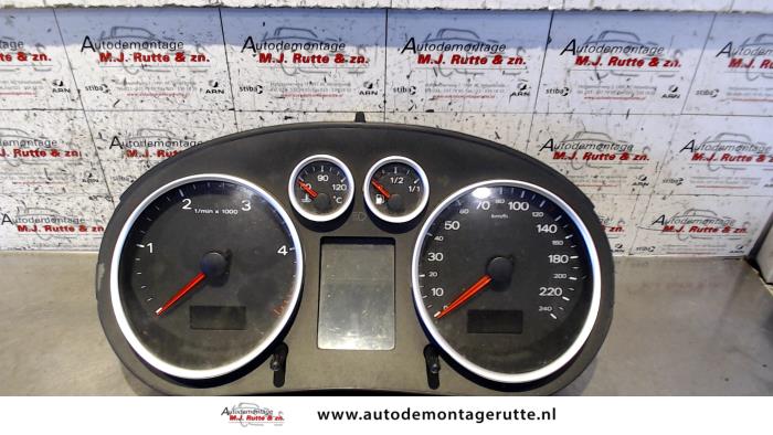 Compteur kilométrique KM d'un Audi A2 (8Z0) 1.4 TDI 2001
