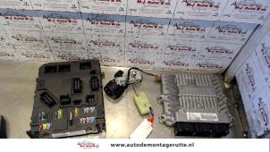 Used Ignition lock + computer Peugeot 407 SW (6E) 2.0 HDiF 16V Price on request offered by Autodemontage M.J. Rutte B.V.
