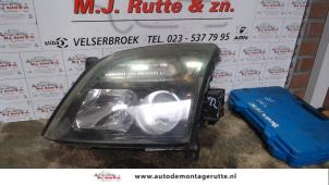 Used Headlight, left Opel Vectra C Caravan 3.0 CDTI V6 24V Price on request offered by Autodemontage M.J. Rutte B.V.