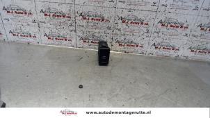 Used Rear window heating switch Seat Alhambra (7V8/9) 2.0 Price on request offered by Autodemontage M.J. Rutte B.V.