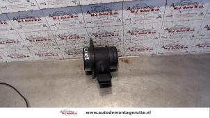 Używane Czujnik masy powietrza Seat Alhambra (7V8/9) 2.0 Cena na żądanie oferowane przez Autodemontage M.J. Rutte B.V.