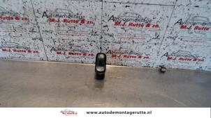 Used Central locking switch Mercedes Sprinter 3t (903) 311 CDI 16V Price on request offered by Autodemontage M.J. Rutte B.V.