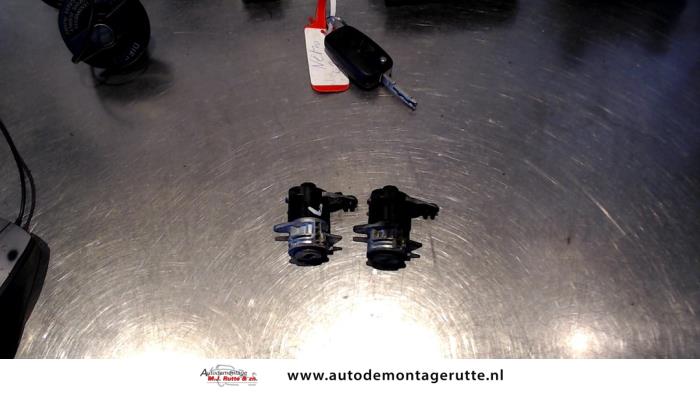 Set of cylinder locks (complete) from a Citroën Nemo (AA) 1.3 HDi 75 2011