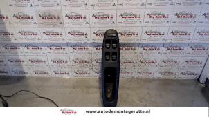 Usados Interruptor combinado de ventanillas Alfa Romeo 156 (932) 1.8 Twin Spark 16V Precio de solicitud ofrecido por Autodemontage M.J. Rutte B.V.