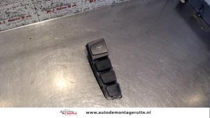Used Steering wheel switch Fiat Bravo (198A) 1.6 D Multijet 90 Price on request offered by Autodemontage M.J. Rutte B.V.