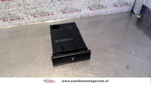 Used Cup holder Seat Alhambra (7V8/9) 2.0 Price on request offered by Autodemontage M.J. Rutte B.V.