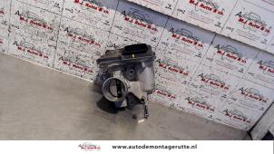 Gebrauchte Drosselklappengehäuse Peugeot 108 1.0 12V Preis auf Anfrage angeboten von Autodemontage M.J. Rutte B.V.