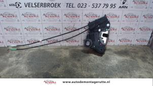 Used Door lock mechanism 4-door, front left Toyota Prius (NHW20) 1.5 16V Price on request offered by Autodemontage M.J. Rutte B.V.