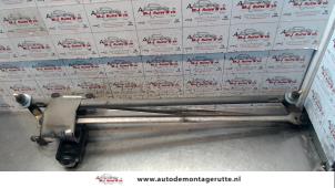 Used Wiper motor + mechanism Peugeot Boxer (244) 2.2 HDi Price on request offered by Autodemontage M.J. Rutte B.V.
