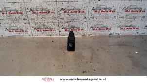 Used Rear window heating switch Hyundai Matrix 1.6 16V Price on request offered by Autodemontage M.J. Rutte B.V.
