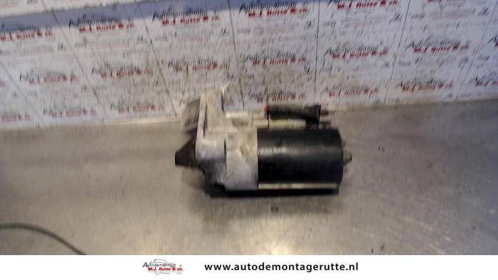 Used Starter Renault Megane II (BM/CM) 2.0 16V Price on request offered by Autodemontage M.J. Rutte B.V.