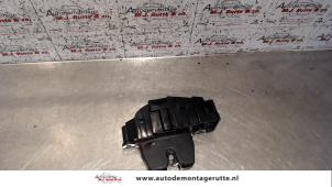 Used Tailgate lock mechanism Peugeot 308 SW (4E/H) 1.6 VTI 16V Price on request offered by Autodemontage M.J. Rutte B.V.