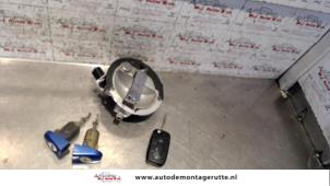 Used Door lock cylinder, right Volkswagen New Beetle (9C1/9G1) 2.0 Price on request offered by Autodemontage M.J. Rutte B.V.
