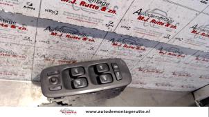 Begagnade Flerfunktionsbrytare, fönster Volvo S60 I (RS/HV) 2.4 20V 140 Pris på förfrågan erbjuds av Autodemontage M.J. Rutte B.V.