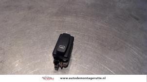 Used Rear window heating switch Opel Vivaro 2.5 DTI 16V Price on request offered by Autodemontage M.J. Rutte B.V.
