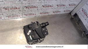 Usagé Commutateur essuie-glace Renault Modus/Grand Modus (JP) 1.4 16V Prix sur demande proposé par Autodemontage M.J. Rutte B.V.