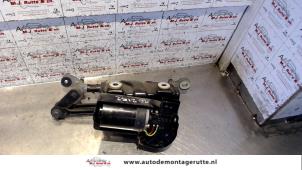 Used Wiper motor + mechanism Volkswagen Fox (5Z) 1.2 Price on request offered by Autodemontage M.J. Rutte B.V.