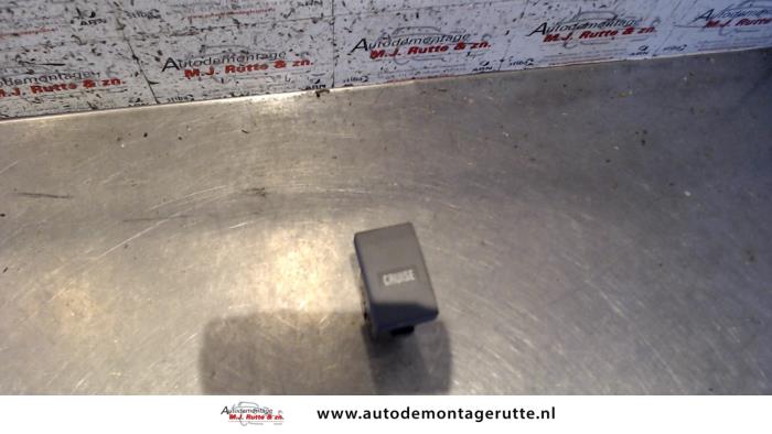 Używane Obsluga tempomatu Nissan X-Trail (T30) 2.2 dCi 16V 4x2 Cena na żądanie oferowane przez Autodemontage M.J. Rutte B.V.
