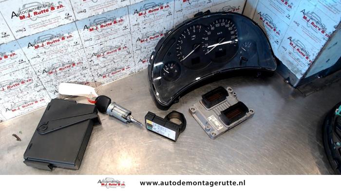 Used Ignition lock + computer Opel Corsa C (F08/68) 1.4 16V Twin Port Price on request offered by Autodemontage M.J. Rutte B.V.