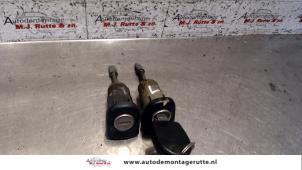 Used Door lock cylinder, right Volkswagen Lupo (6X1) 1.4 60 Price on request offered by Autodemontage M.J. Rutte B.V.