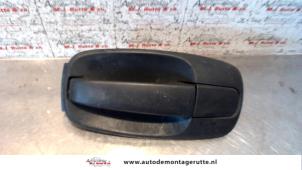 Used Sliding door handle, right Nissan Primastar 2.5 dCi 150 16V Price on request offered by Autodemontage M.J. Rutte B.V.