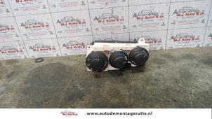 Usados Panel de control de calefacción Honda Civic (EP/EU) 1.6 16V VTEC Precio de solicitud ofrecido por Autodemontage M.J. Rutte B.V.