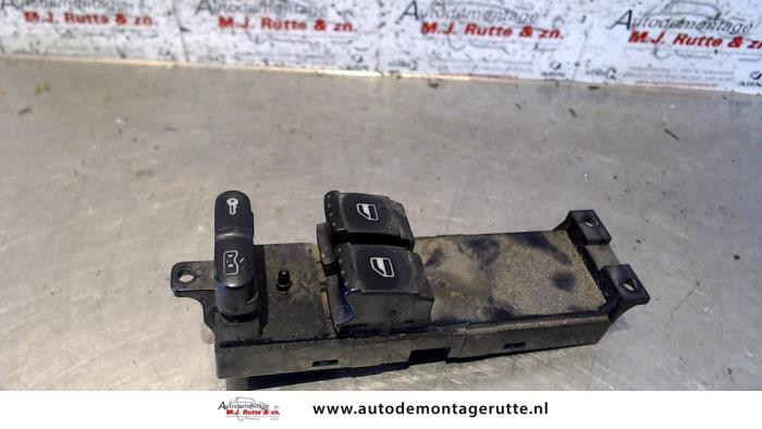 Usados Interruptor combinado de ventanillas Ford Galaxy (WGR) 2.3i 16V Precio de solicitud ofrecido por Autodemontage M.J. Rutte B.V.