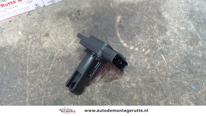 Gebrauchte Luftmengenmesser Toyota Yaris (P1) 1.3 16V VVT-i Preis auf Anfrage angeboten von Autodemontage M.J. Rutte B.V.