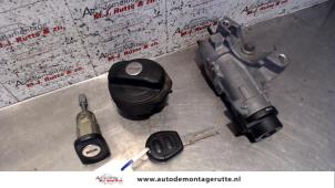 Usados Cilindro de juego de cerraduras (completo) Volkswagen Fox (5Z) 1.2 Precio de solicitud ofrecido por Autodemontage M.J. Rutte B.V.