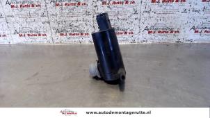 Used Windscreen washer pump Toyota Yaris II (P9) 1.3 16V VVT-i Price on request offered by Autodemontage M.J. Rutte B.V.