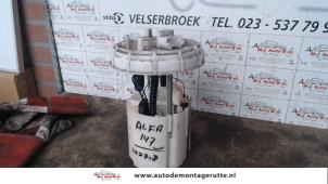 Używane Elektryczna pompa paliwa Alfa Romeo 147 (937) 1.6 Twin Spark 16V Cena na żądanie oferowane przez Autodemontage M.J. Rutte B.V.
