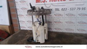 Usados Bomba eléctrica de combustible Toyota Prius (NHW20) 1.5 16V Precio de solicitud ofrecido por Autodemontage M.J. Rutte B.V.