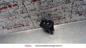 Gebrauchte Elektrisches Fenster Schalter Ford Mondeo IV Wagon 2.0 TDCi 140 16V Preis auf Anfrage angeboten von Autodemontage M.J. Rutte B.V.