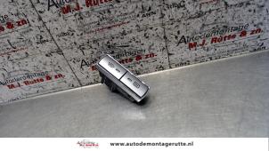 Used Frontscreen heating switch Ford Mondeo IV Wagon 2.0 TDCi 140 16V Price on request offered by Autodemontage M.J. Rutte B.V.