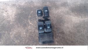 Used Multi-functional window switch Kia Carnival 2 (FIB/FLD) 2.9 HPDi 16V Price on request offered by Autodemontage M.J. Rutte B.V.