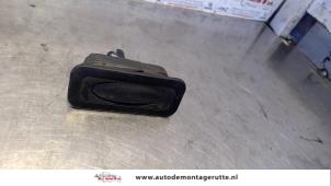 Used Tailgate switch Renault Megane II (BM/CM) 1.6 16V Price on request offered by Autodemontage M.J. Rutte B.V.