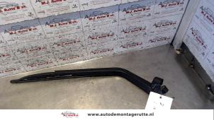 Used Rear wiper arm Honda Logo (GA33) 1.3 Price on request offered by Autodemontage M.J. Rutte B.V.