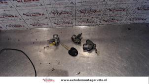 Used Door lock cylinder, left Hyundai Accent 1.5i 16V Price on request offered by Autodemontage M.J. Rutte B.V.