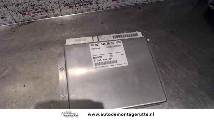 Begagnade ESP-dator Mercedes E Combi (S210) 2.4 E-240 V6 18V Pris på förfrågan erbjuds av Autodemontage M.J. Rutte B.V.