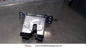 Used Tailgate lock mechanism Opel Corsa C (F08/68) 1.0 12V Twin Port Price on request offered by Autodemontage M.J. Rutte B.V.