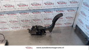 Used Accelerator pedal Volkswagen Polo IV (9N1/2/3) 1.2 Price on request offered by Autodemontage M.J. Rutte B.V.
