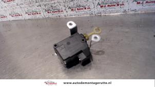 Used Central locking motor Peugeot 107 1.0 12V Price on request offered by Autodemontage M.J. Rutte B.V.