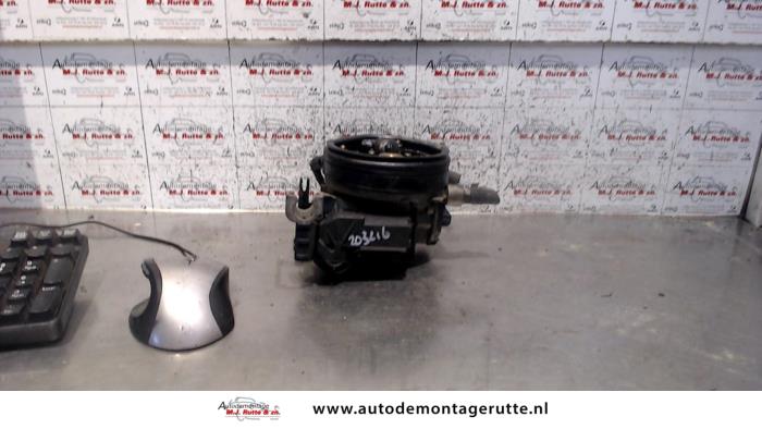 Używane Gaznik Volkswagen Polo III (6N1) 1.3i 55 Cena na żądanie oferowane przez Autodemontage M.J. Rutte B.V.