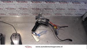 Used Ignition lock + key Mercedes Vito (638.0) 2.3 110D Price on request offered by Autodemontage M.J. Rutte B.V.