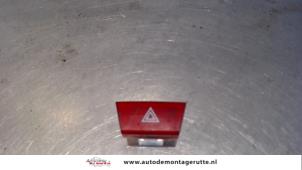 Gebrauchte Panikbeleuchtung Schalter Toyota Aygo (B10) 1.0 12V VVT-i Preis auf Anfrage angeboten von Autodemontage M.J. Rutte B.V.