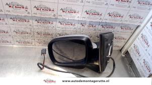 Used Wing mirror, left Mercedes Vaneo (W414) 1.6 Price on request offered by Autodemontage M.J. Rutte B.V.
