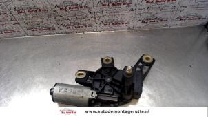 Used Rear wiper motor Mercedes Vaneo (W414) 1.6 Price on request offered by Autodemontage M.J. Rutte B.V.