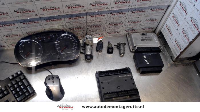 Used Ignition lock + computer Volkswagen Polo IV (9N1/2/3) 1.4 TDI 80 Price € 100,00 Margin scheme offered by Autodemontage M.J. Rutte B.V.
