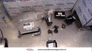 Used Set of cylinder locks (complete) Toyota Yaris Verso (P2) 1.3 16V Price on request offered by Autodemontage M.J. Rutte B.V.
